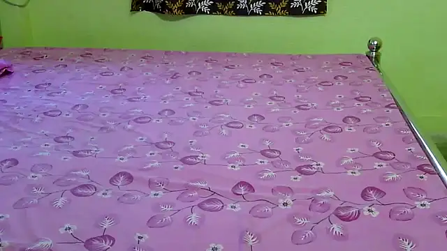 Snapshot of Couple_For_You18 chatting on March 19, 2025, 2:16 am Couple For You18 online show from March 19, 2025, 2:16 am