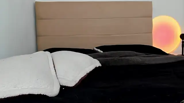 Bonnieshyy online show from March 9, 2025, 7:37 pm