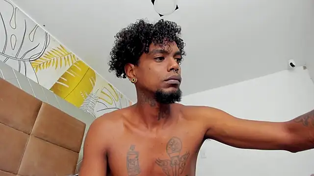 bigblackhotx1 online show from December 2, 2025, 6:37 am