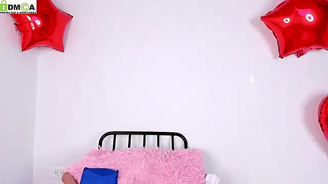 Snapshot of baby_alee chatting on December 4, 2024, 7:11 am baby alee online show from December 4, 2024, 7:11 am