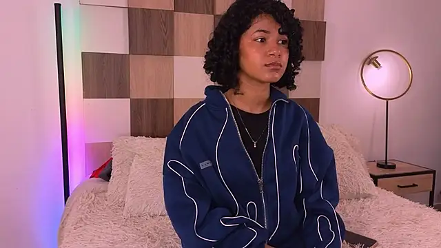 Adele Carter  online show from November 16, 2025, 11:59 am