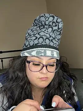 tillymarie34 online show from December 21, 2025, 11:05 pm