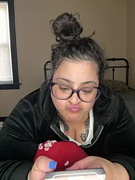 tillymarie34 online show from November 23, 2025, 7:46 pm