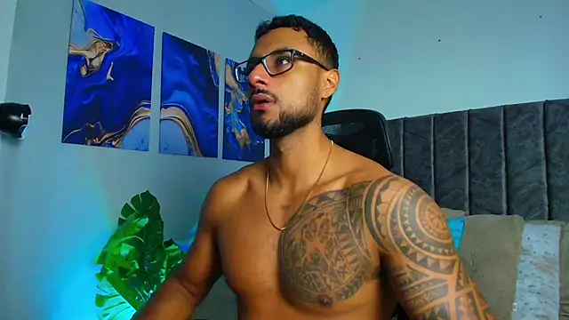 Snapshot of LiamGarcia1 chatting on September 18, 2025, 12:41 pm LiamGarcia1 online show from September 18, 2025, 12:41 pm