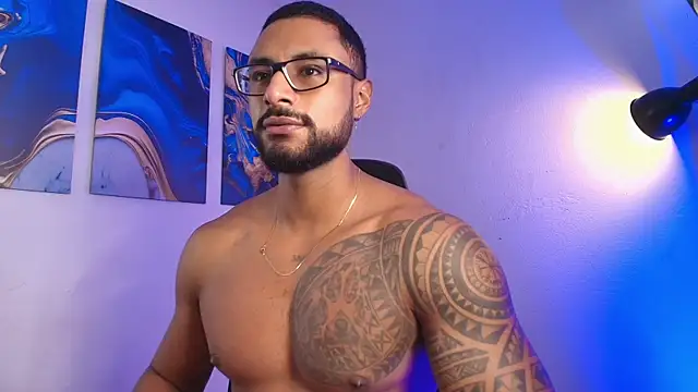 Snapshot of LiamGarcia1 chatting on February 26, 2026, 2:50 pm LiamGarcia1 online show from February 26, 2026, 2:50 pm