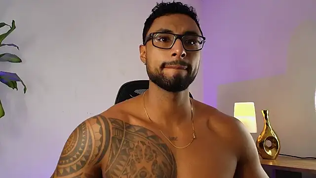 Snapshot of LiamGarcia1 chatting on January 13, 2026, 1:42 am LiamGarcia1 online show from January 13, 2026, 1:42 am