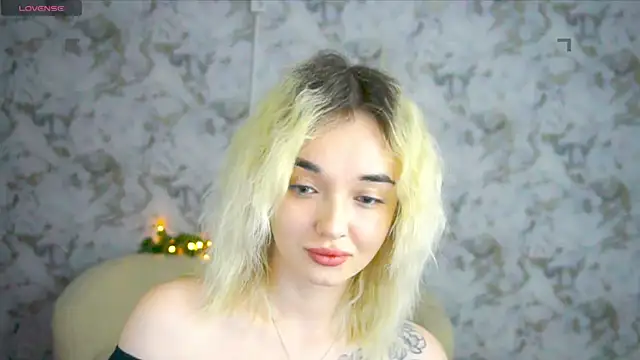 Snapshot of Ashley_S chatting on May 8, 2026, 10:35 pm Ashley S online show from May 8, 2026, 10:35 pm