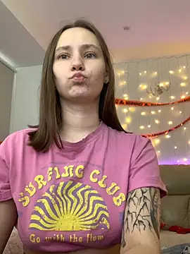 HotCaramellsTV online show from October 22, 2025, 8:25 am