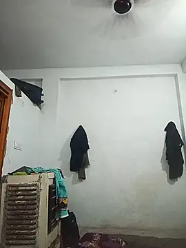 pintuS40 online show from February 24, 2025, 1:24 am