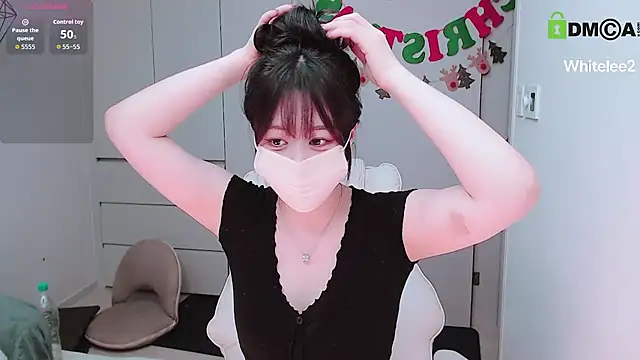 Snapshot of whitelee2 chatting on January 18, 2026, 1:25 pm whitelee2 online show from January 18, 2026, 1:25 pm