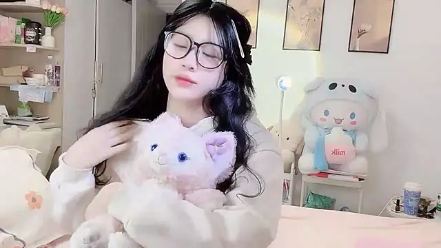 Luminous163 online show from October 26, 2025, 10:26 am