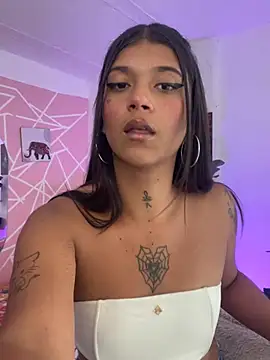 Snapshot of CoralRigan chatting on May 12, 2026, 7:53 pm CoralRigan online show from May 12, 2026, 7:53 pm