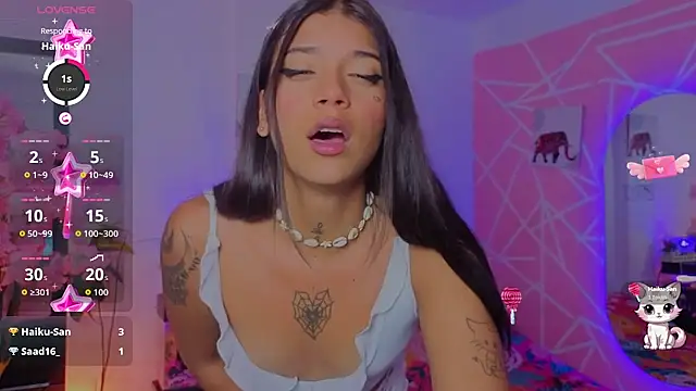 CoralRigan online show from November 22, 2025, 3:49 am