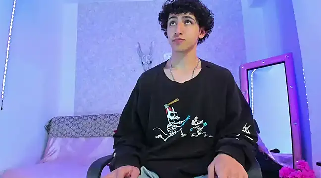 Kerverr  online show from March 6, 2025, 4:07 pm