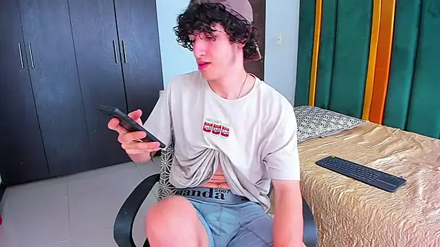 Kerverr  online show from September 21, 2025, 4:34 pm