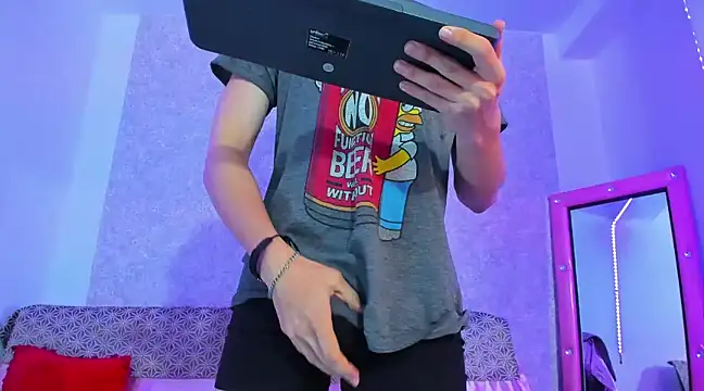 Kerverr  online show from March 11, 2025, 1:37 am