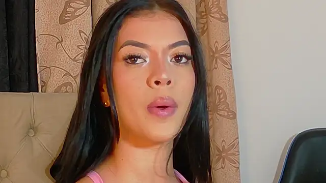 Snapshot of GeorginaHills chatting on November 23, 2025, 4:11 am GeorginaHills online show from November 23, 2025, 4:11 am