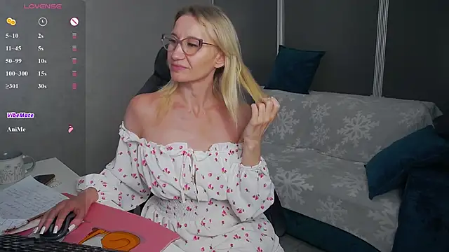 Snapshot of Sofia_Soul chatting on May 8, 2026, 6:01 pm Sofia Soul online show from May 8, 2026, 6:01 pm