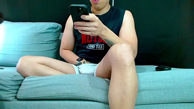 Danyer33 online show from November 15, 2025, 3:43 am