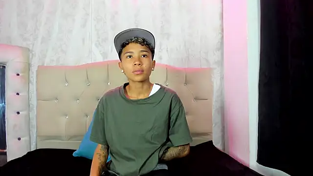 nova sex01 online show from November 19, 2025, 4:45 am