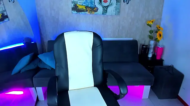 nova sex01 online show from March 30, 2026, 8:32 pm