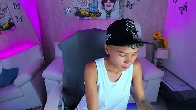 Snapshot of nova_sex01 chatting on December 14, 2025, 5:46 am nova sex01 online show from December 14, 2025, 5:46 am