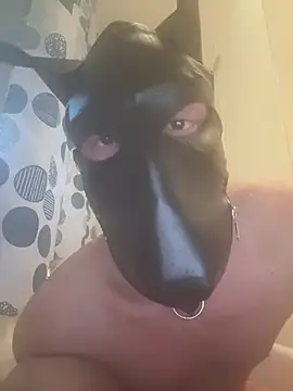 Snapshot of PlayDog123 chatting on March 6, 2025, 5:22 pm PlayDog123 online show from March 6, 2025, 5:22 pm