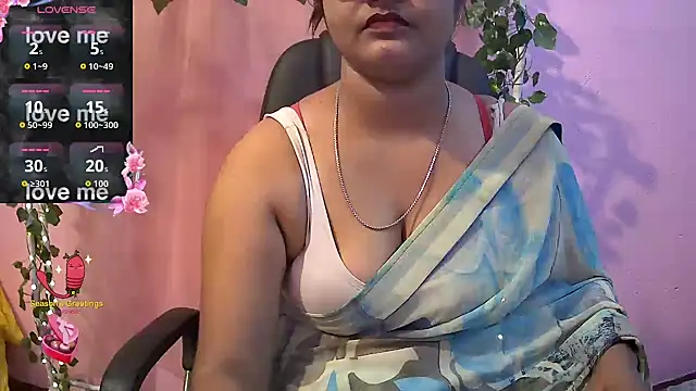 Snapshot of Pari-new chatting on October 1, 2025, 4:39 am Pari-new online show from October 1, 2025, 4:39 am