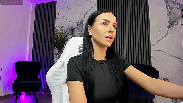 Snapshot of Just_Mira_ chatting on March 21, 2025, 5:32 am Just Mira online show from March 21, 2025, 5:32 am