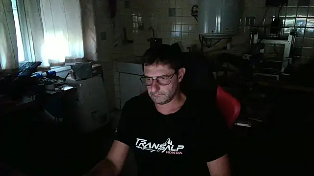 Snapshot of snork80 chatting on September 18, 2025, 4:32 pm snork80 online show from September 18, 2025, 4:32 pm