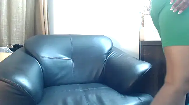 Snapshot of trippy_tina chatting on February 1, 2025, 10:34 pm trippy tina online show from February 1, 2025, 10:34 pm