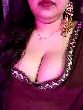 Snapshot of Suhanakhan00 chatting on May 25, 2026, 7:12 pm Suhanakhan00 online show from May 25, 2026, 7:12 pm