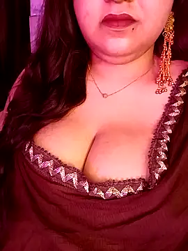 Snapshot of Suhanakhan00 chatting on May 22, 2026, 10:24 am Suhanakhan00 online show from May 22, 2026, 10:24 am