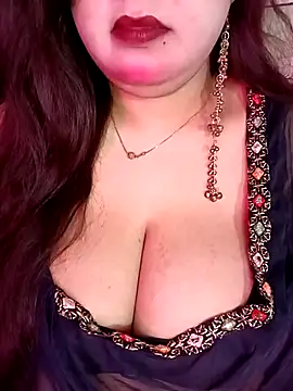 Snapshot of Suhanakhan00 chatting on June 19, 2026, 8:09 am Suhanakhan00 online show from June 19, 2026, 8:09 am
