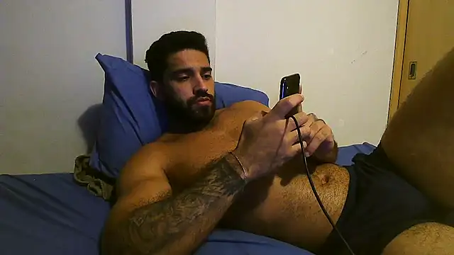 Snapshot of macho_fit chatting on February 9, 2026, 12:52 am macho fit online show from February 9, 2026, 12:52 am