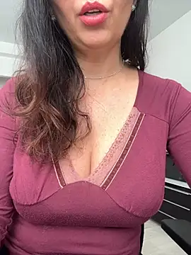 Snapshot of Serena_4you chatting on November 1, 2025, 2:11 pm Serena 4you online show from November 1, 2025, 2:11 pm