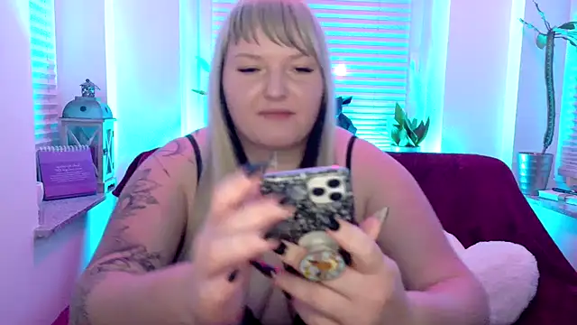 Snapshot of CurvyAngelina_Official chatting on January 10, 2025, 9:31 pm CurvyAngelina Official online show from January 10, 2025, 9:31 pm