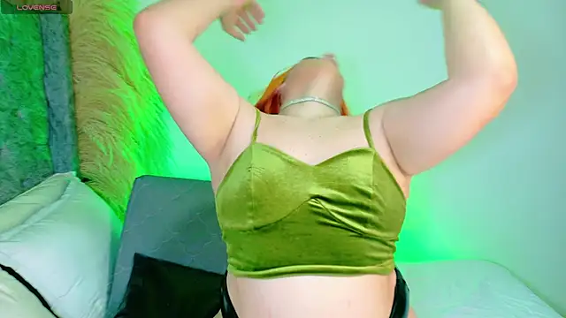 Snapshot of astridjonness chatting on February 9, 2026, 8:29 pm astridjonness online show from February 9, 2026, 8:29 pm