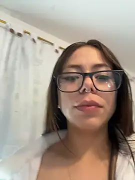 Snapshot of sarawiliamx chatting on January 12, 2026, 10:47 pm sarawiliamx online show from January 12, 2026, 10:47 pm