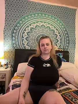 Snapshot of Vixen_Mistress_Ali chatting on December 24, 2024, 6:17 pm Vixen Mistress Ali online show from December 24, 2024, 6:17 pm