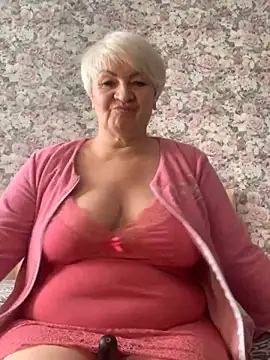 Laura Millf online show from February 28, 2025, 12:52 pm