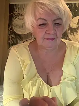 Laura Millf online show from March 8, 2026, 6:33 pm