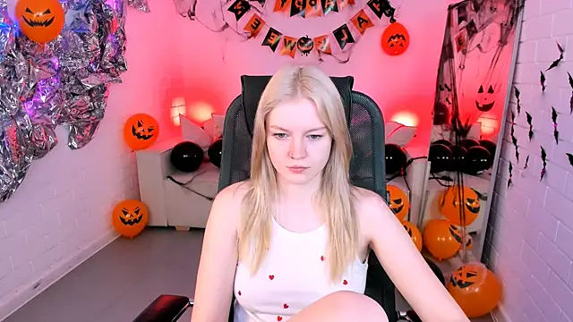 Snapshot of GraceGlamour chatting on October 23, 2025, 5:06 am GraceGlamour online show from October 23, 2025, 5:06 am