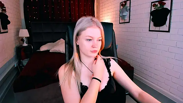 Snapshot of GraceGlamour chatting on October 15, 2025, 5:06 am GraceGlamour online show from October 15, 2025, 5:06 am