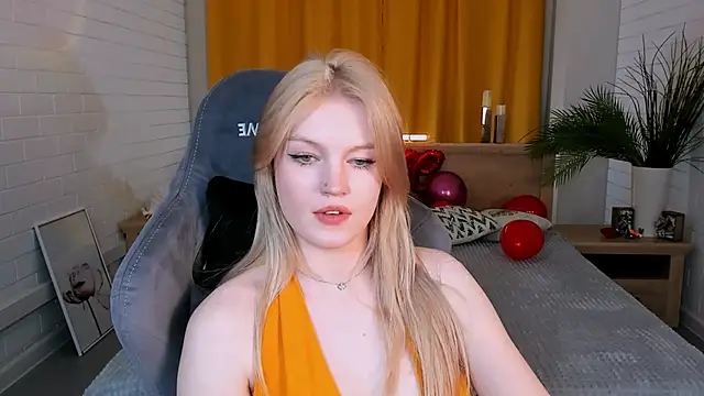 Snapshot of GraceGlamour chatting on February 20, 2025, 8:17 am GraceGlamour online show from February 20, 2025, 8:17 am