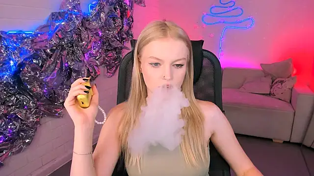 Snapshot of GraceGlamour chatting on December 14, 2025, 1:06 pm GraceGlamour online show from December 14, 2025, 1:06 pm