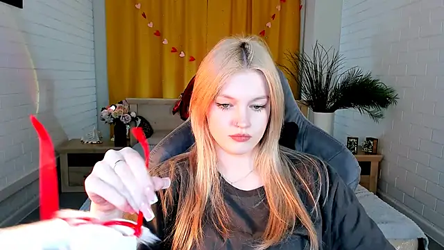 Snapshot of GraceGlamour chatting on March 4, 2025, 11:08 am GraceGlamour online show from March 4, 2025, 11:08 am