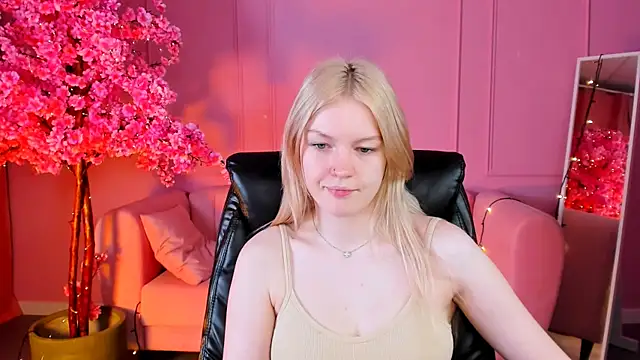 Snapshot of GraceGlamour chatting on February 27, 2025, 5:40 am GraceGlamour online show from February 27, 2025, 5:40 am
