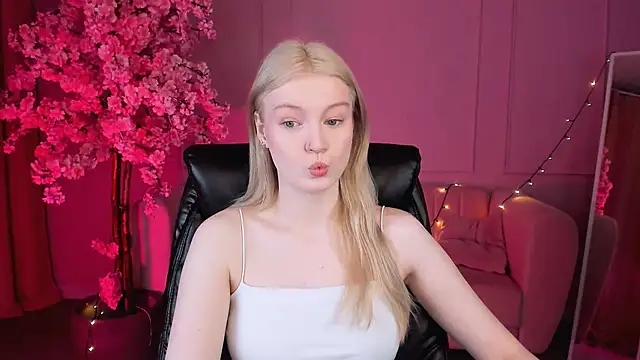 Snapshot of GraceGlamour chatting on March 14, 2025, 5:16 am GraceGlamour online show from March 14, 2025, 5:16 am
