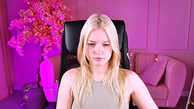 Snapshot of GraceGlamour chatting on September 17, 2025, 5:09 am GraceGlamour online show from September 17, 2025, 5:09 am